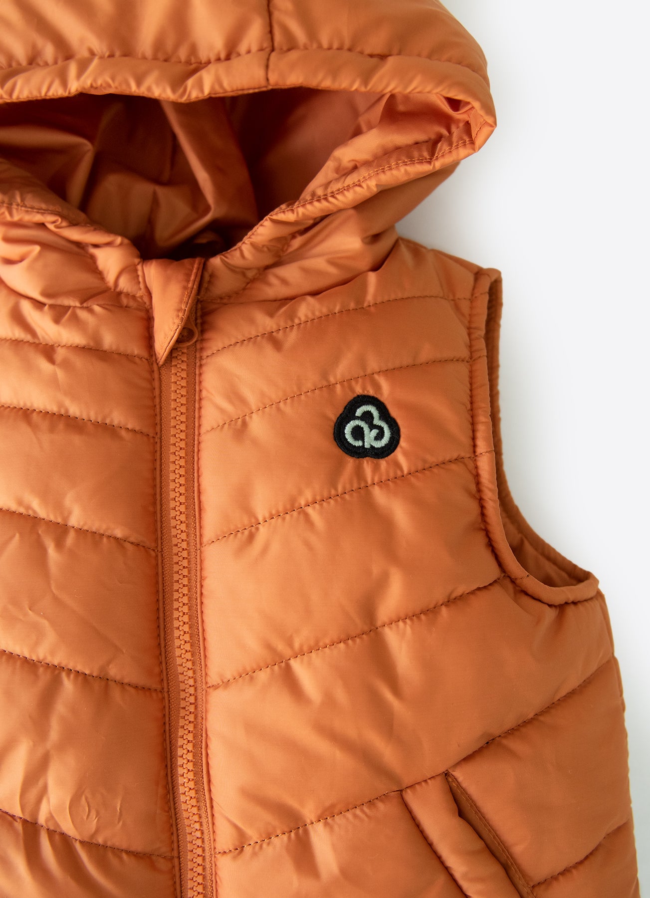 S69412 - Jesica Hooded Vest