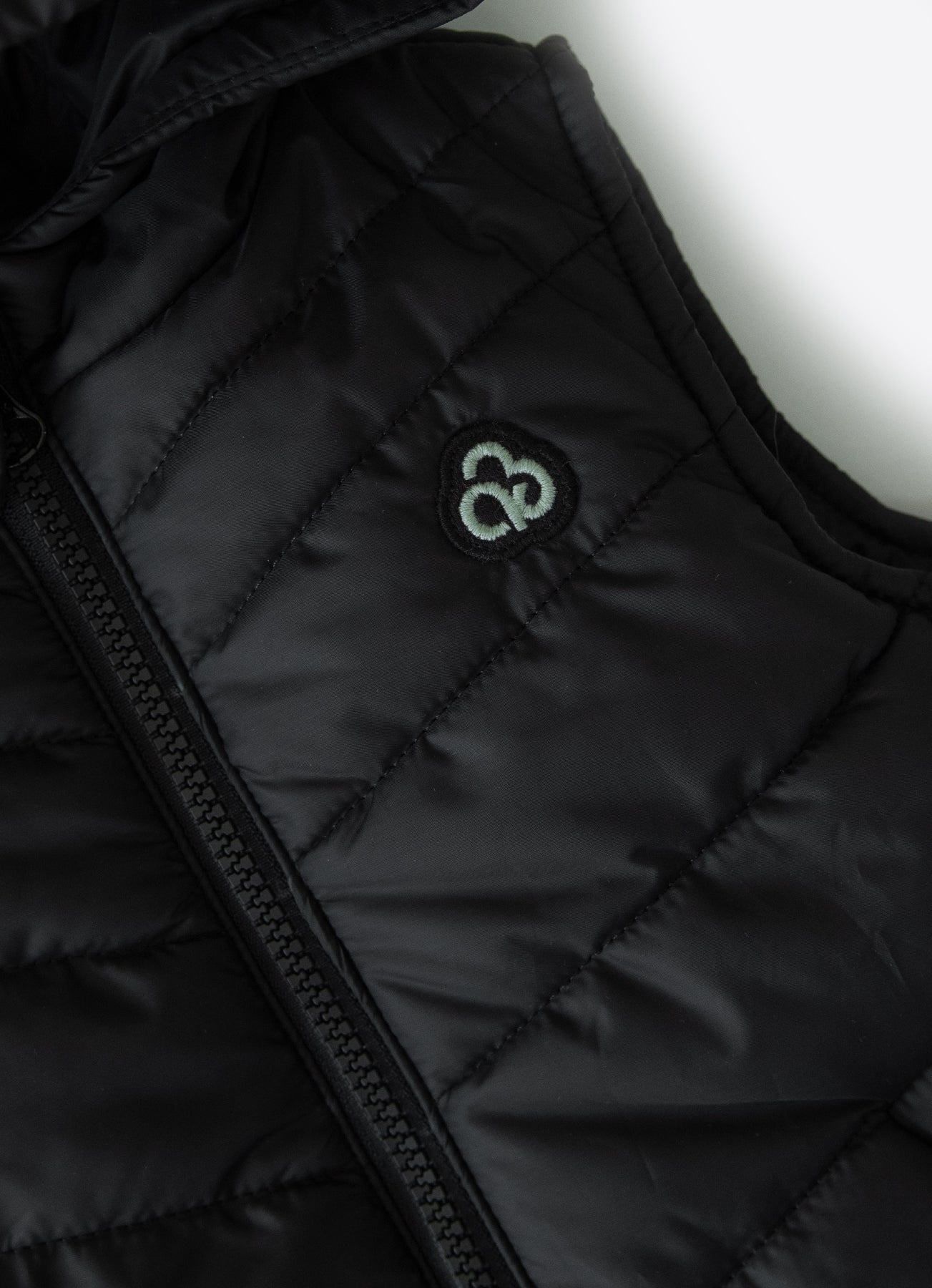 S69412 - Jesica Hooded Vest