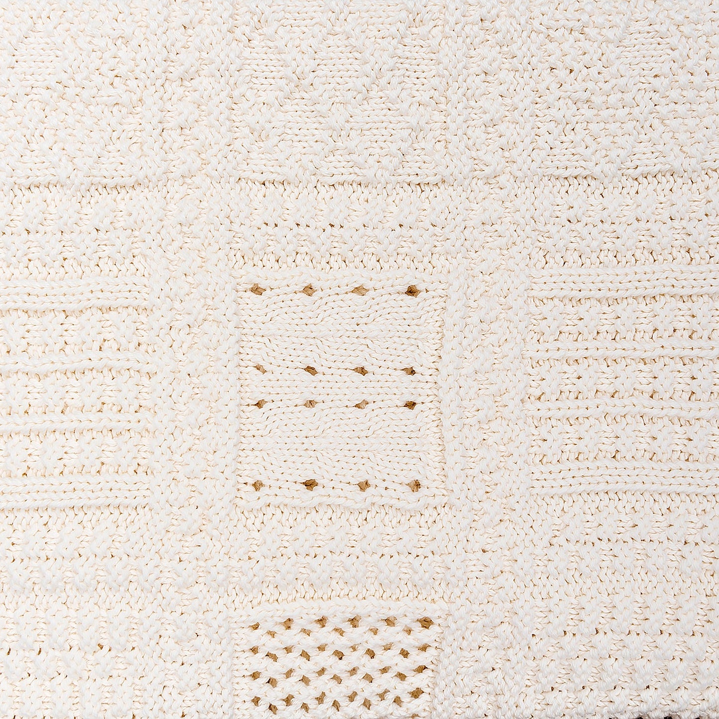 S22599 - Organic Cotton Baby Shawl